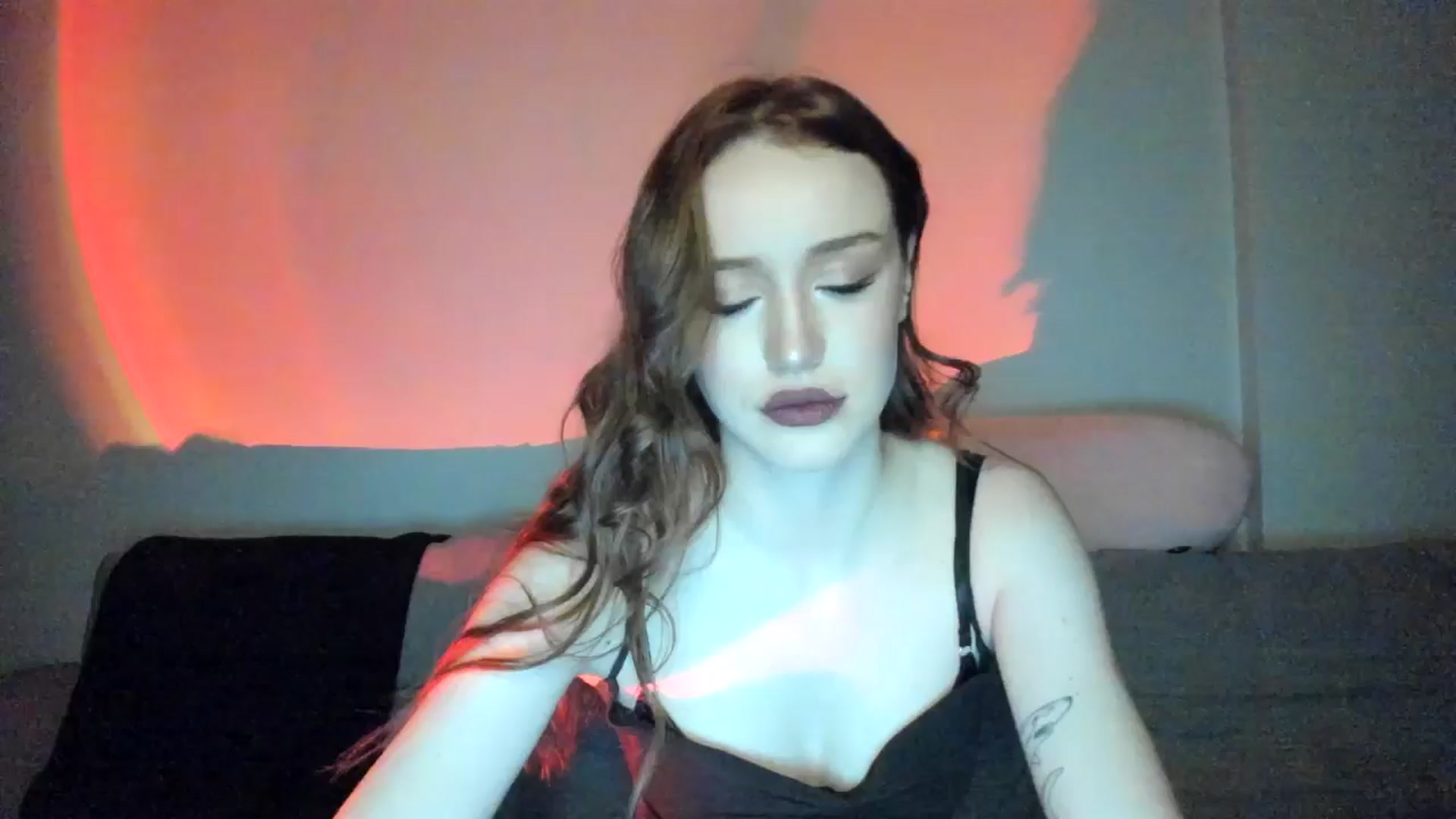 Gallery image thumbnail from IsabellRrose's myfreecams stream on, 02/14/2025, 17:34 image 13 of 20