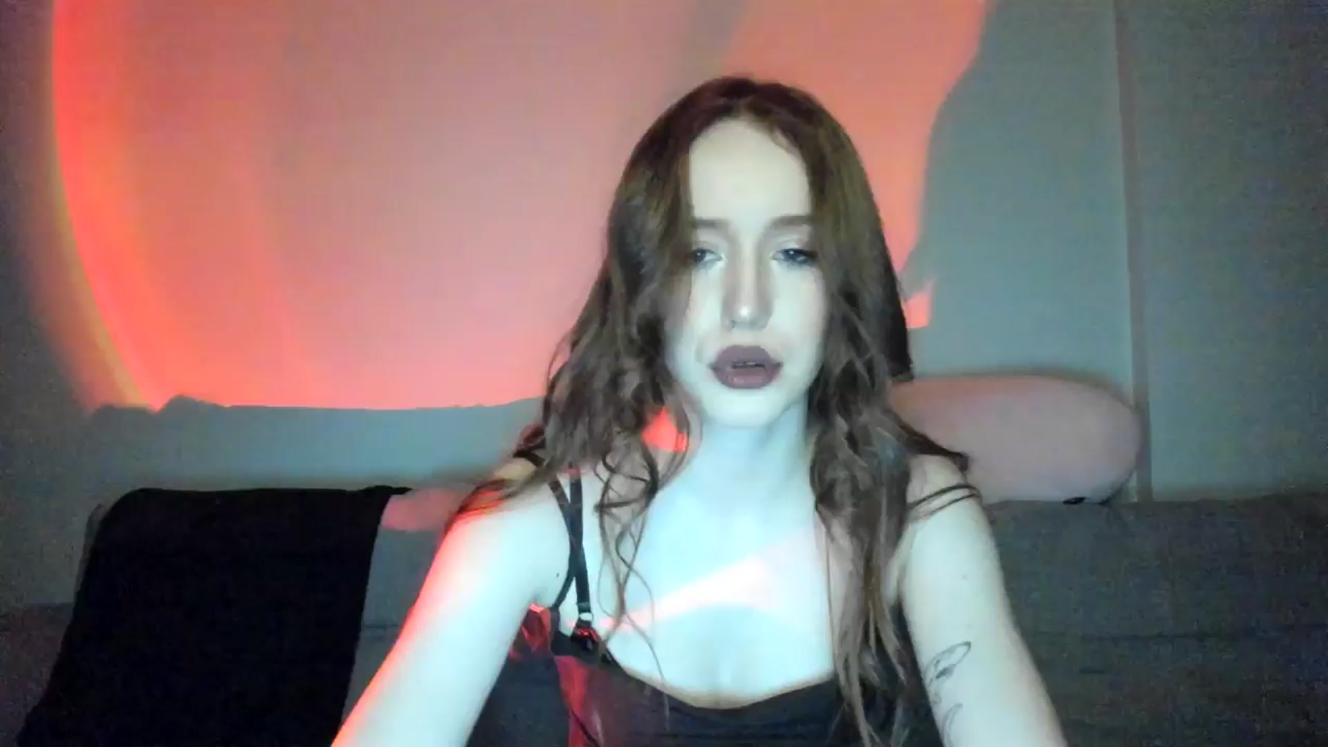 Gallery image thumbnail from IsabellRrose's myfreecams stream on, 02/14/2025, 17:34 image 16 of 20