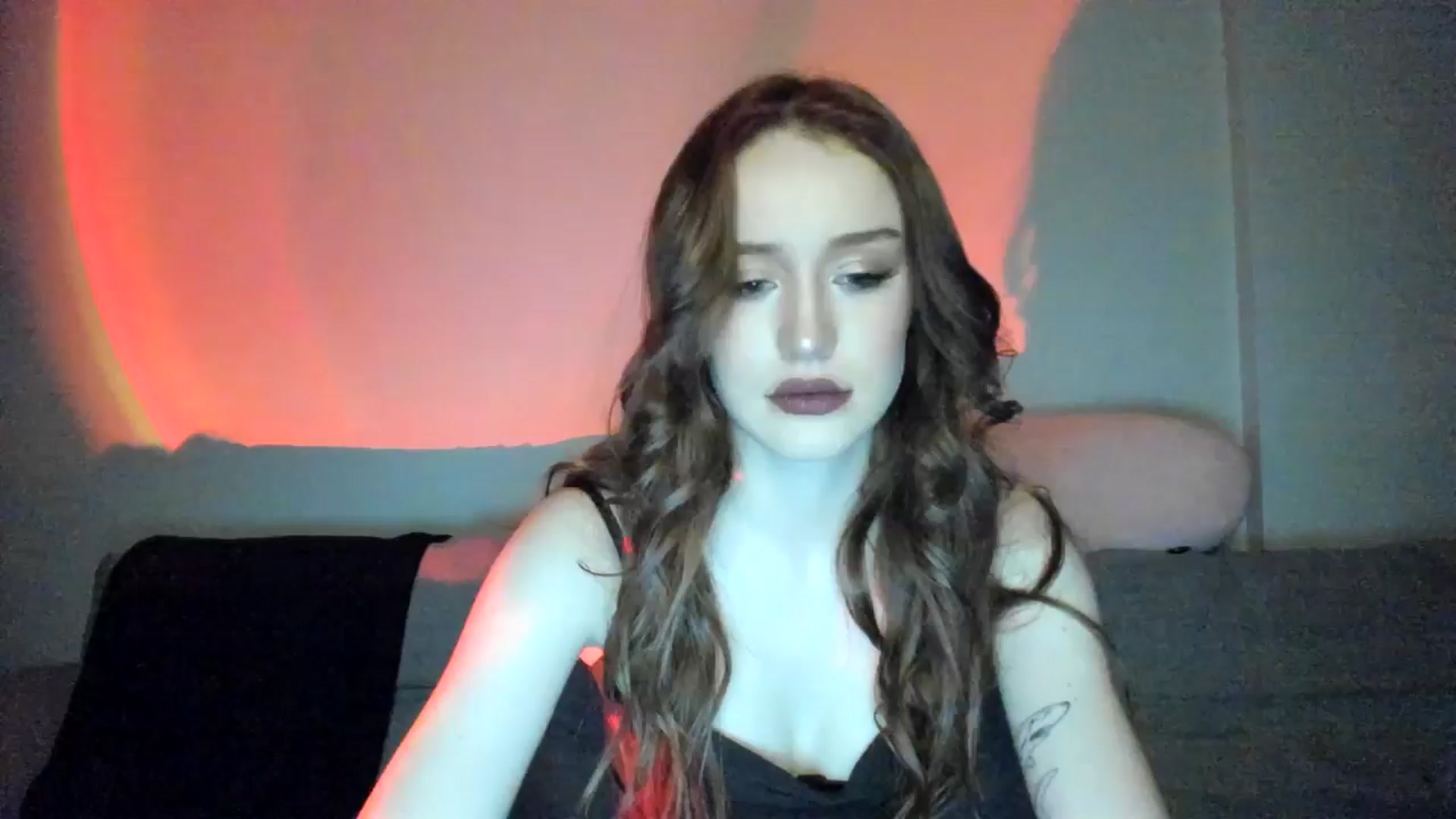 Gallery image thumbnail from IsabellRrose's myfreecams stream on, 02/14/2025, 17:34 image 7 of 20