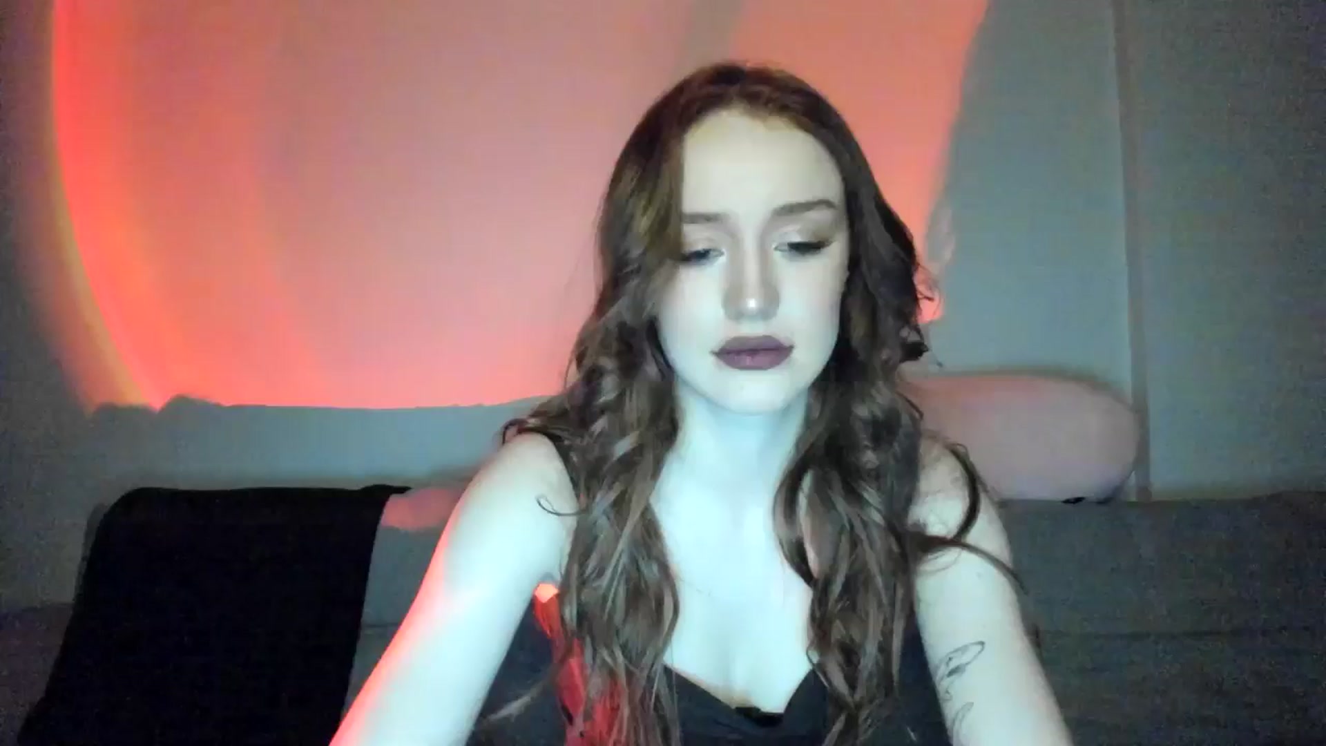 Gallery image thumbnail from IsabellRrose's myfreecams stream on, 02/14/2025, 17:34 image 6 of 20