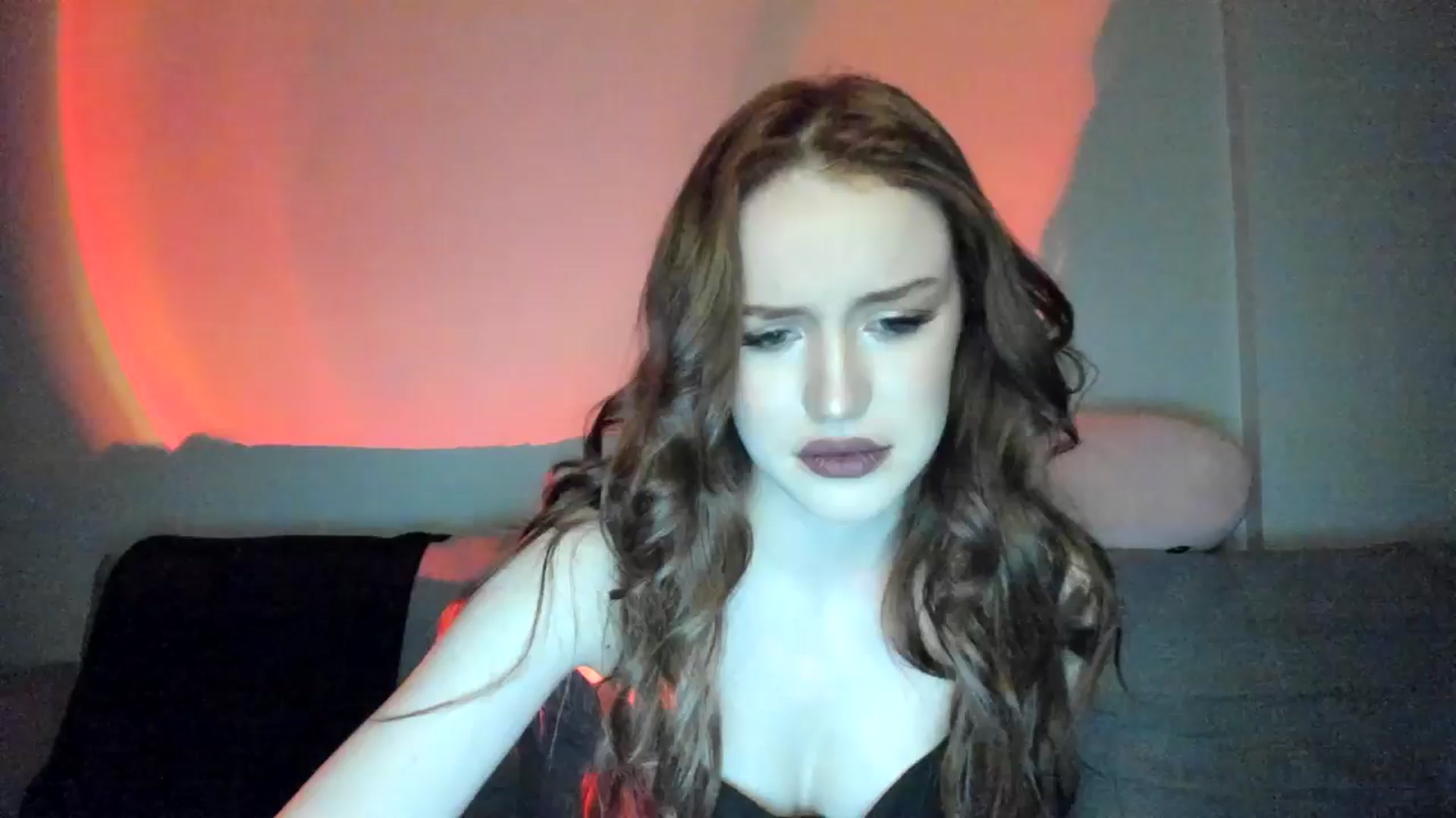 Gallery image thumbnail from IsabellRrose's myfreecams stream on, 02/14/2025, 17:34 image 3 of 20