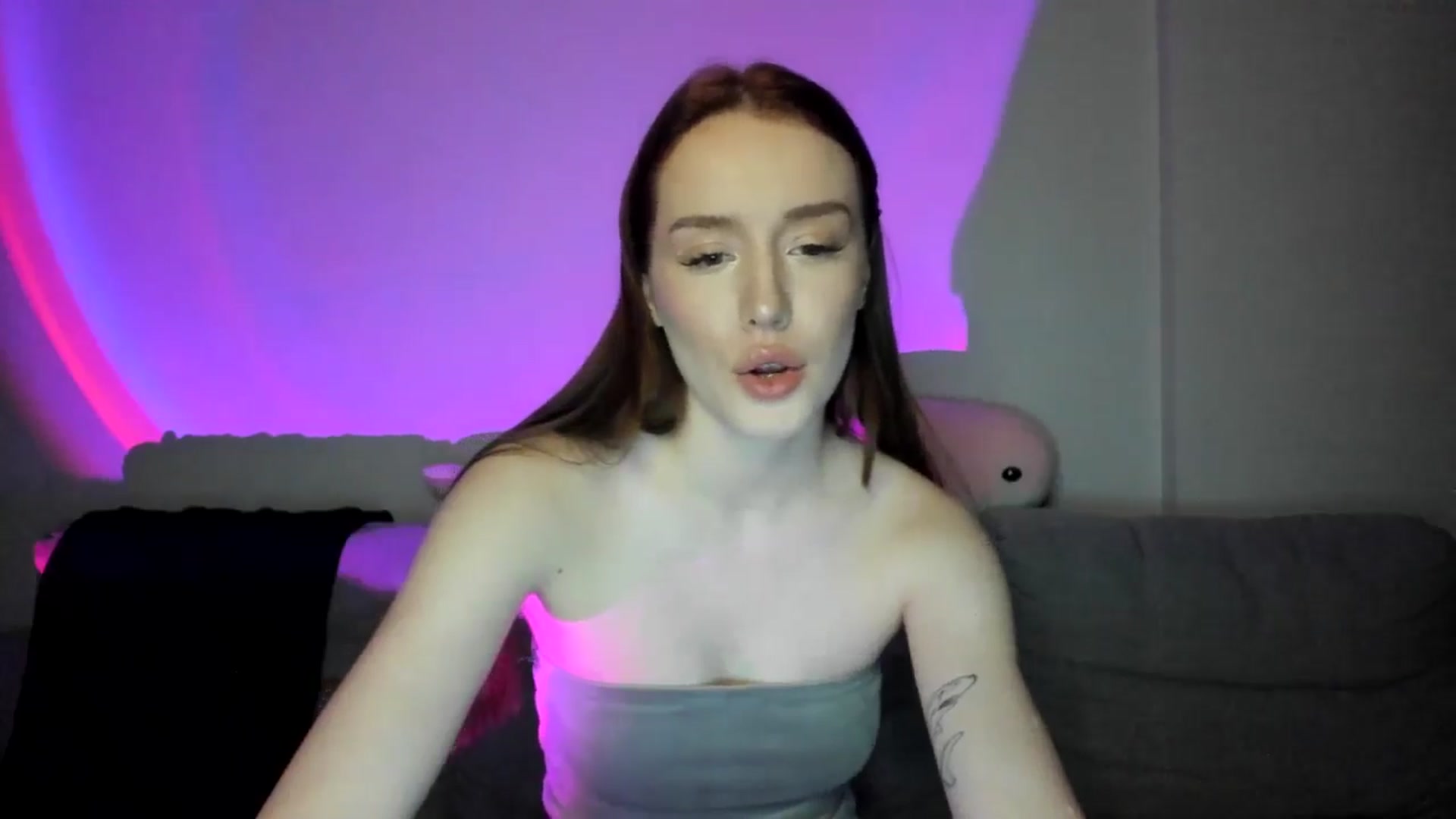 Gallery image thumbnail from IsabellRrose's myfreecams stream on, 02/20/2025, 19:03 image 7 of 20