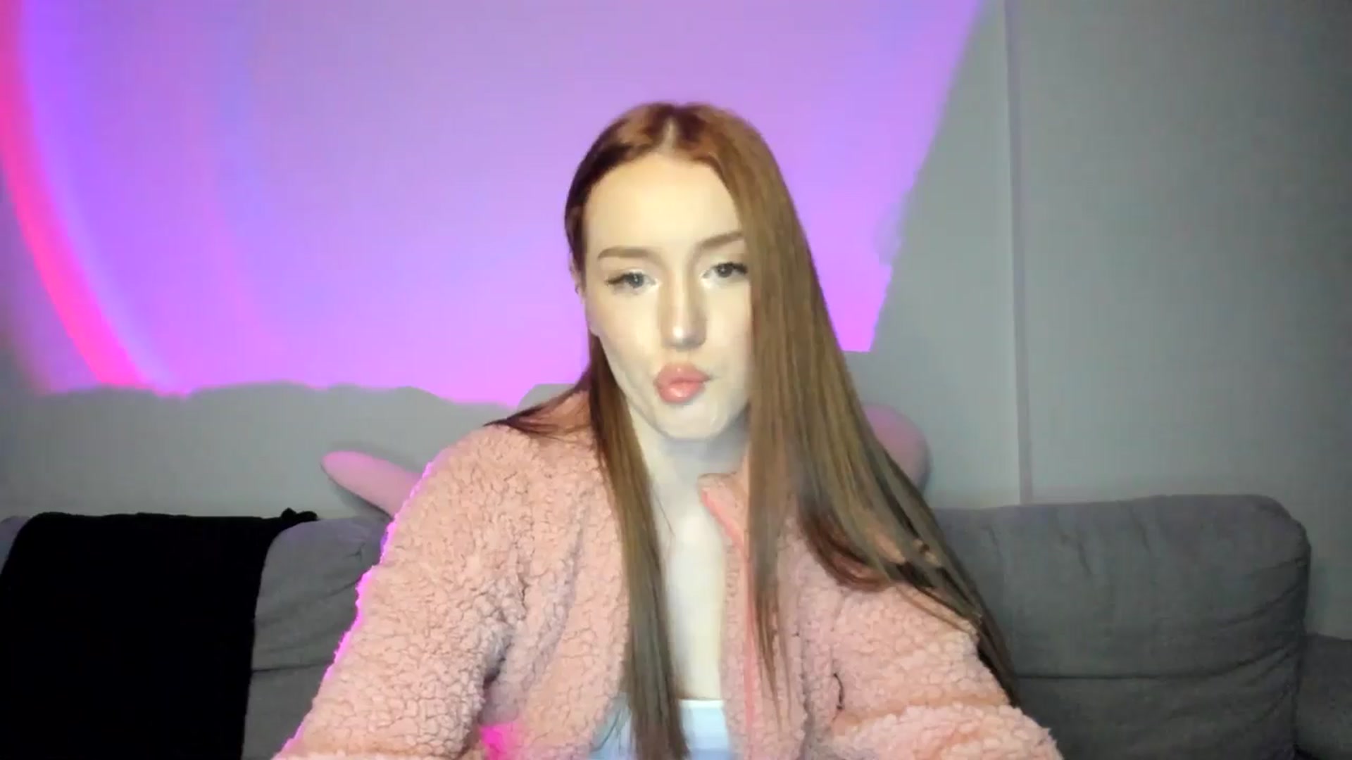Gallery image thumbnail from IsabellRrose's myfreecams stream on, 02/23/2025, 17:22 image 6 of 20