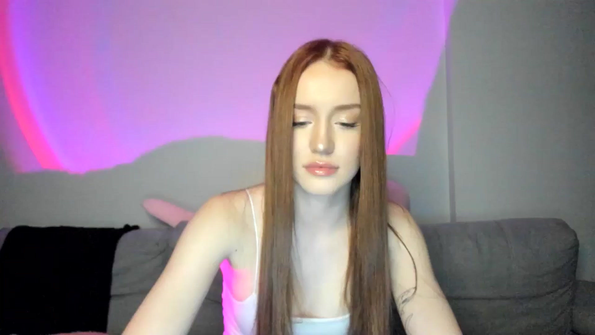 Gallery image thumbnail from IsabellRrose's myfreecams stream on, 02/23/2025, 17:37 image 7 of 20