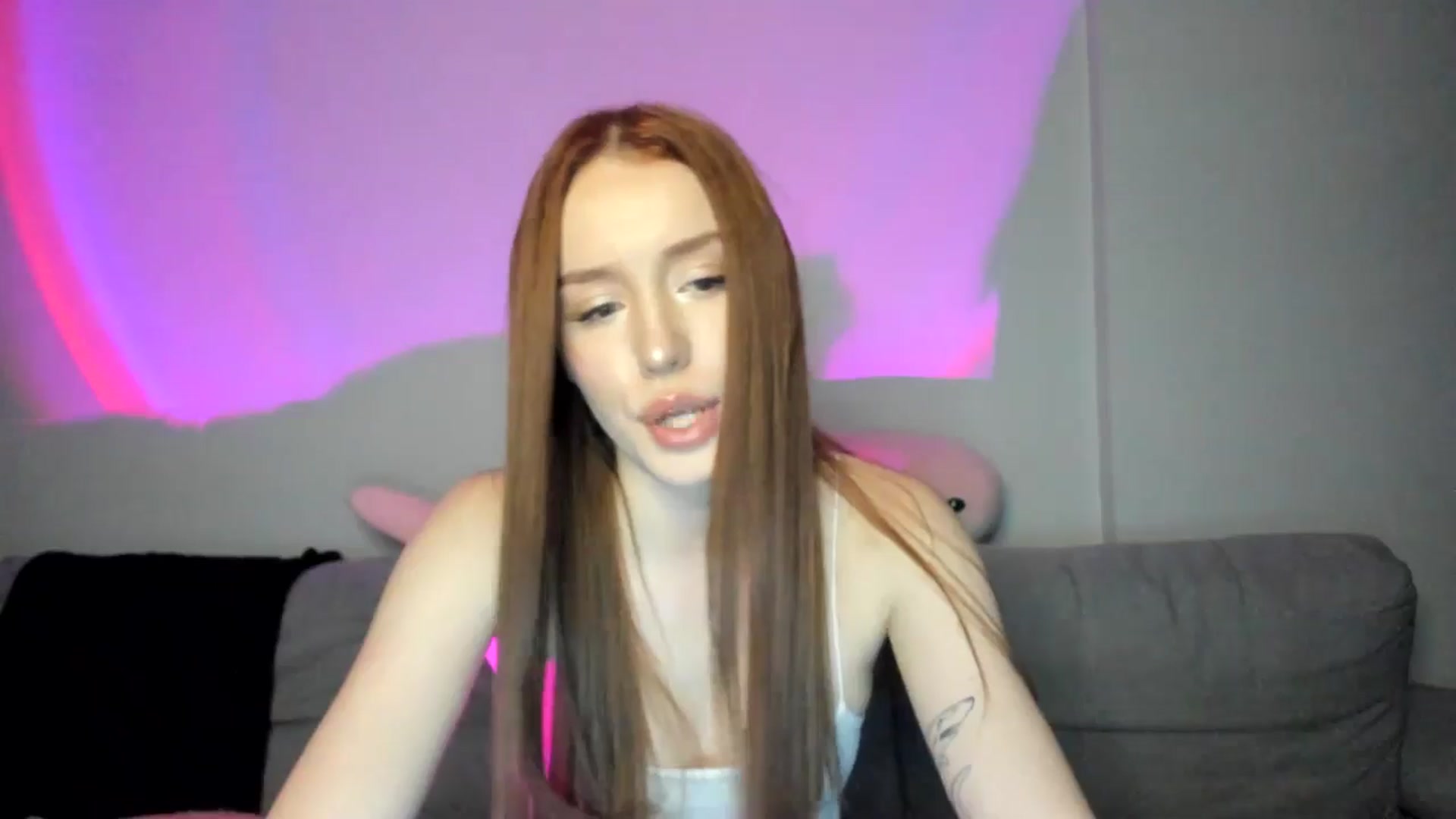 Gallery image thumbnail from IsabellRrose's myfreecams stream on, 02/23/2025, 17:37 image 6 of 20