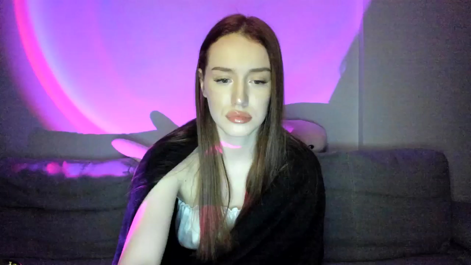 Gallery image thumbnail from IsabellRrose's myfreecams stream on, 02/24/2025, 18:02 image 15 of 20