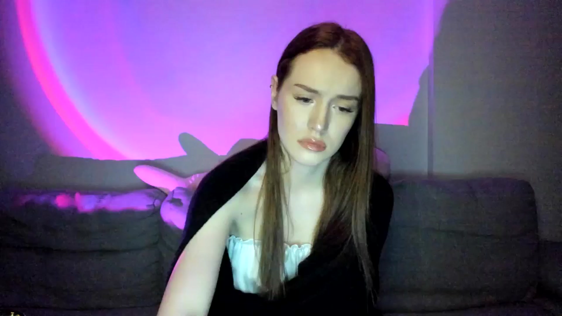 Gallery image thumbnail from IsabellRrose's myfreecams stream on, 02/24/2025, 18:25 image 14 of 20