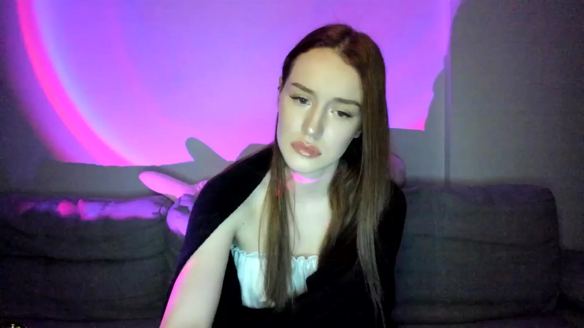 Gallery image thumbnail from IsabellRrose's myfreecams stream on, 02/24/2025, 18:25 image 9 of 20