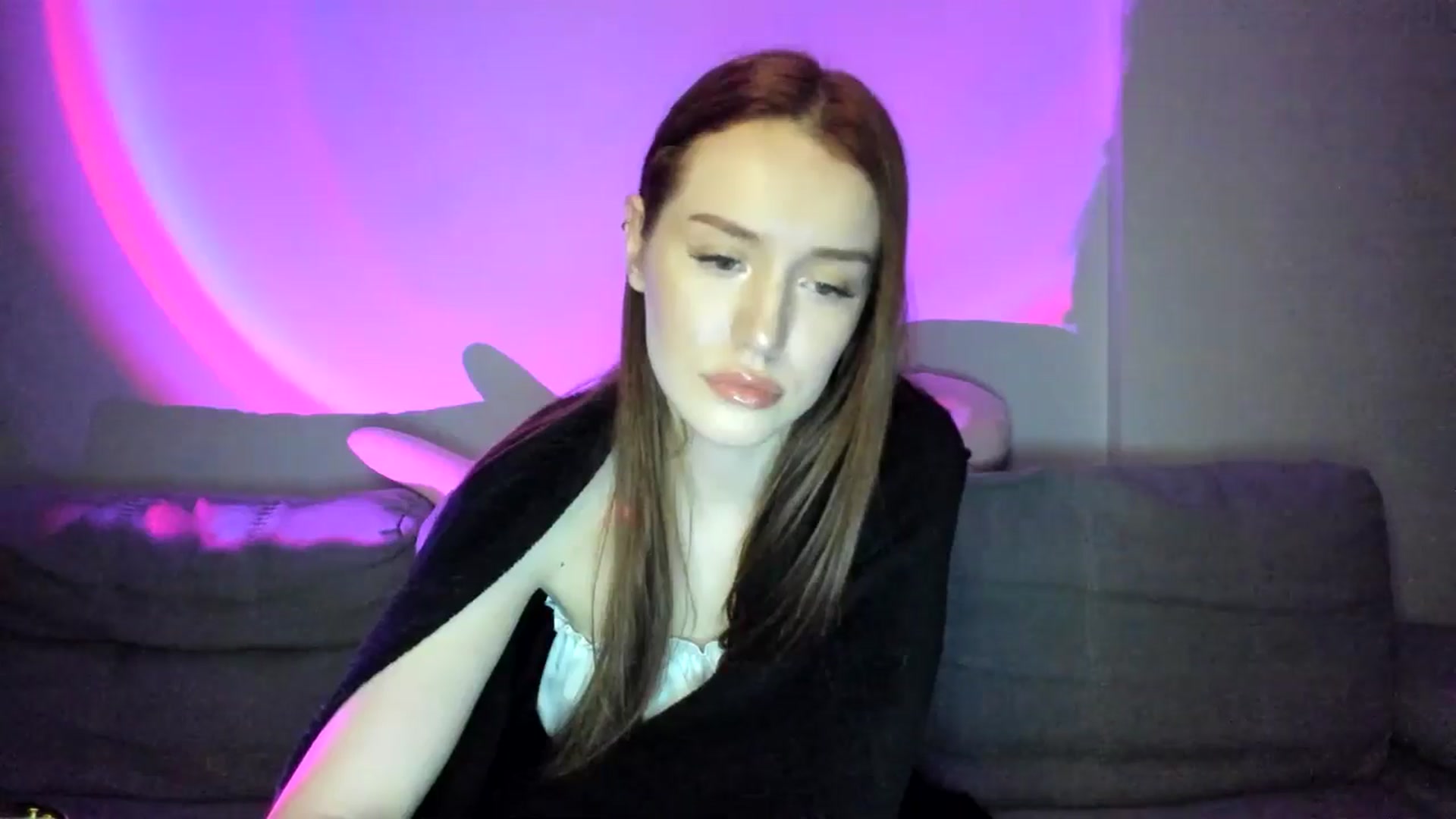 Gallery image thumbnail from IsabellRrose's myfreecams stream on, 02/24/2025, 18:25 image 3 of 20