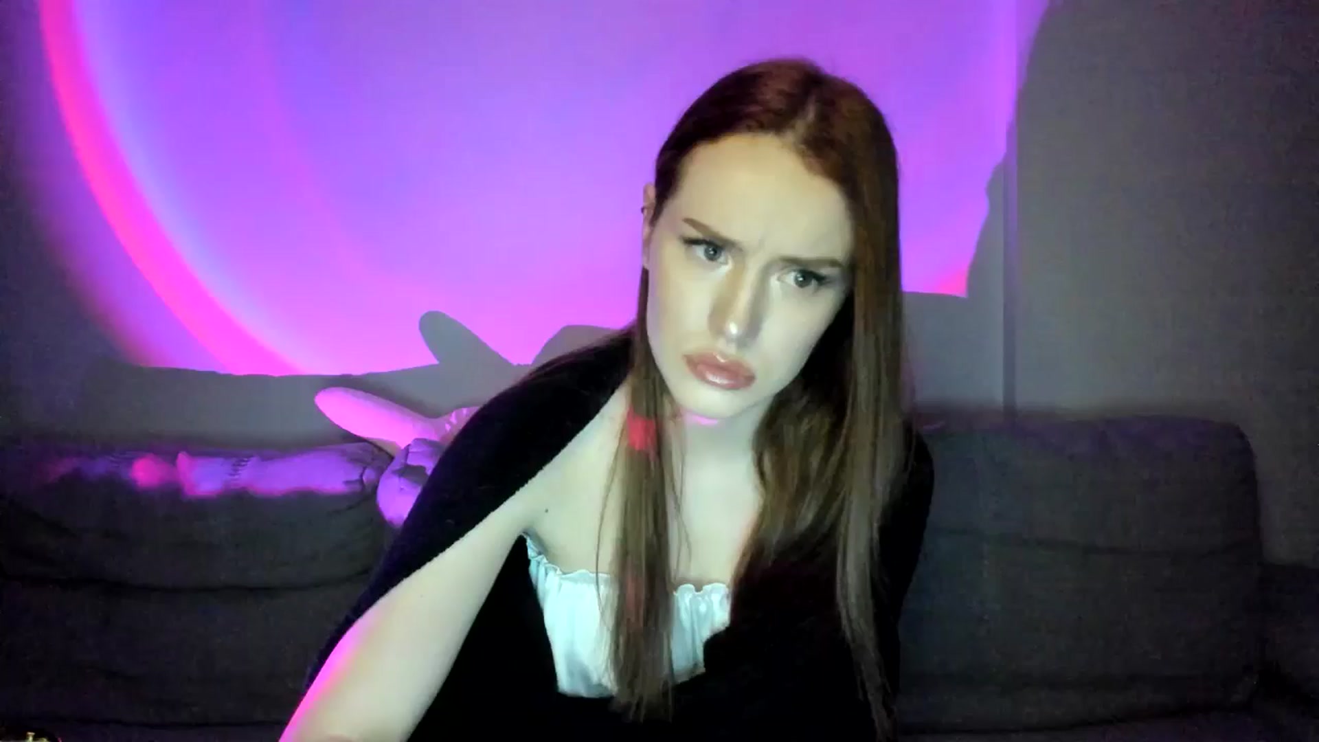 Gallery image thumbnail from IsabellRrose's myfreecams stream on, 02/24/2025, 18:25 image 19 of 20