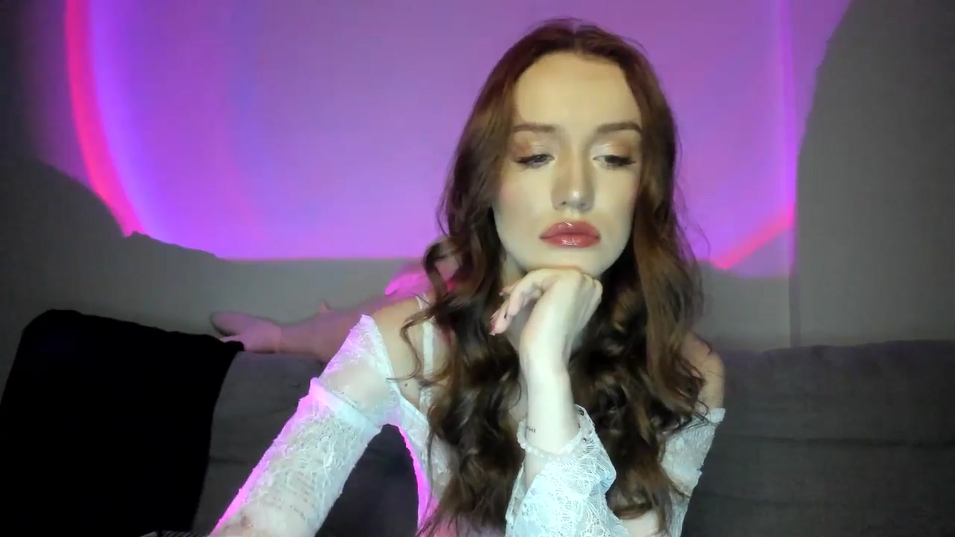 Gallery image thumbnail from IsabellRrose's myfreecams stream on, 03/08/2025, 17:17 image 7 of 20