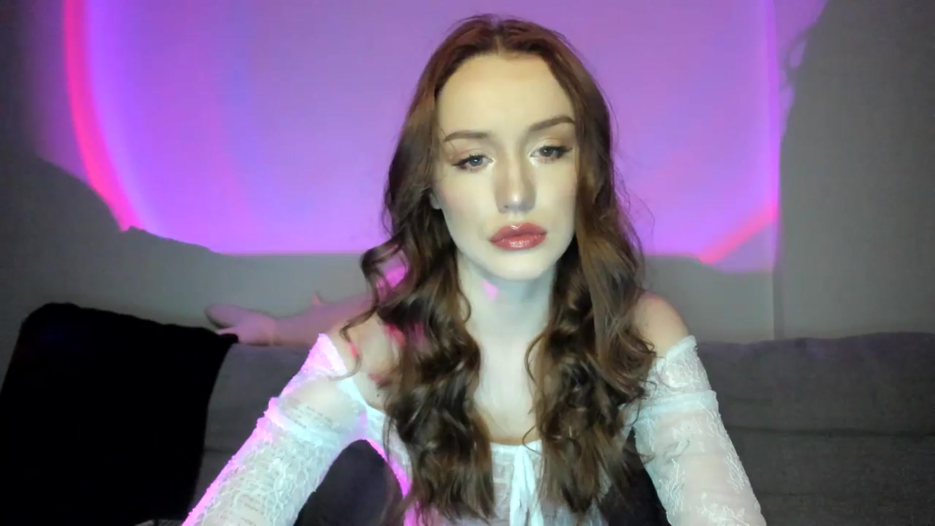 Gallery image thumbnail from IsabellRrose's myfreecams stream on, 03/08/2025, 17:17 image 4 of 20