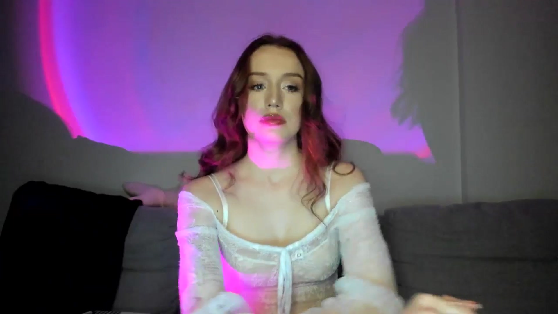 Gallery image thumbnail from IsabellRrose's myfreecams stream on, 03/08/2025, 17:17 image 15 of 20