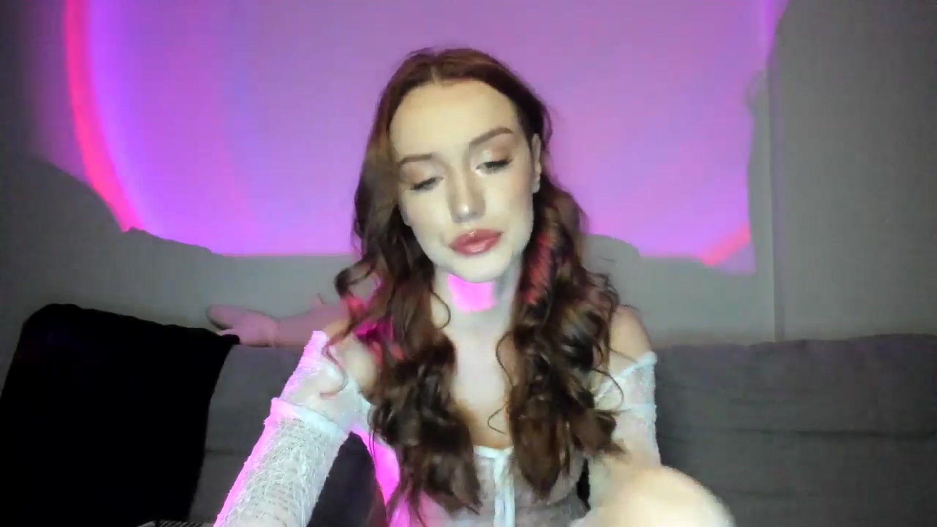Gallery image thumbnail from IsabellRrose's myfreecams stream on, 03/08/2025, 17:17 image 10 of 20