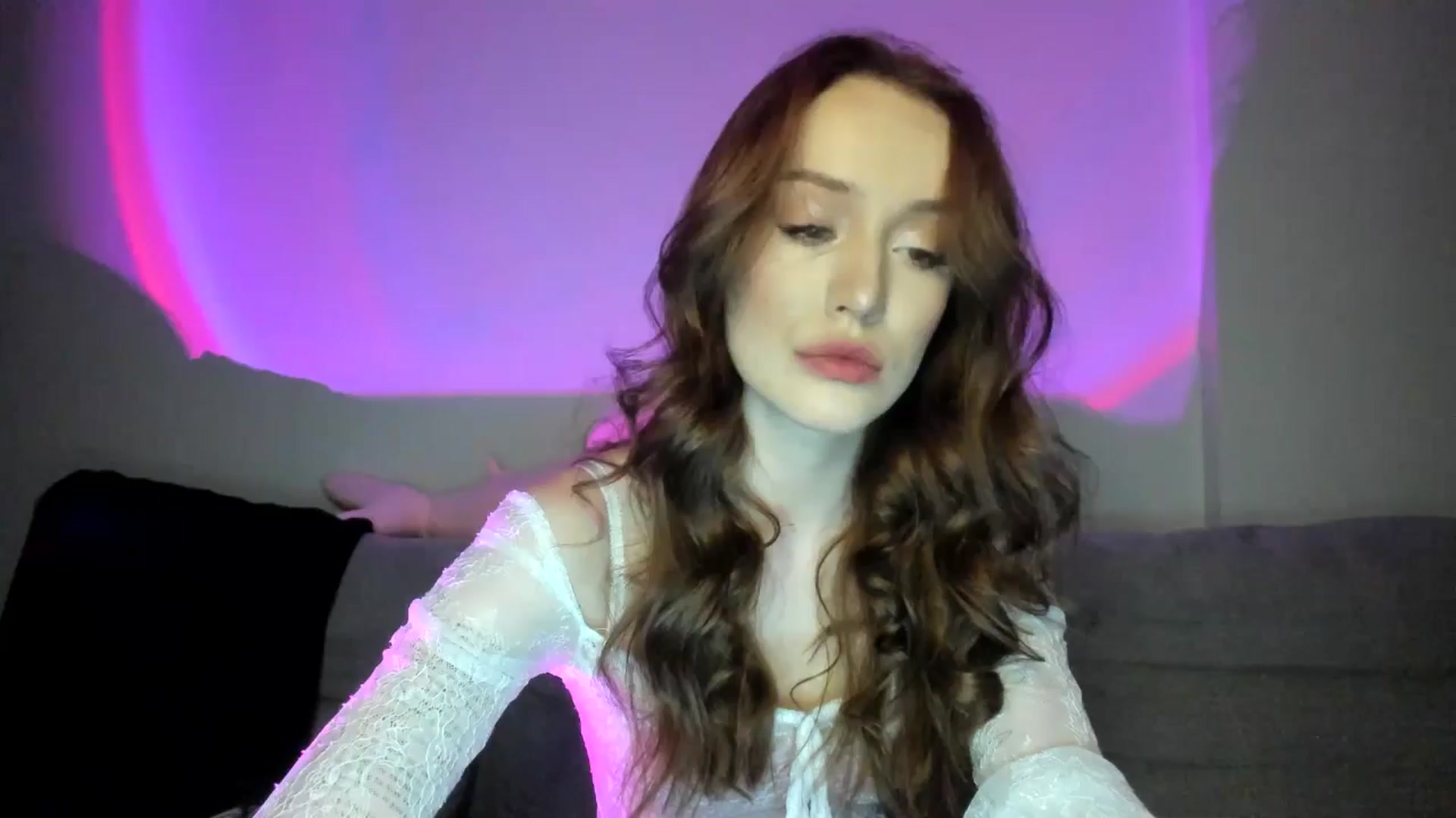 Gallery image thumbnail from IsabellRrose's myfreecams stream on, 03/08/2025, 17:17 image 1 of 20