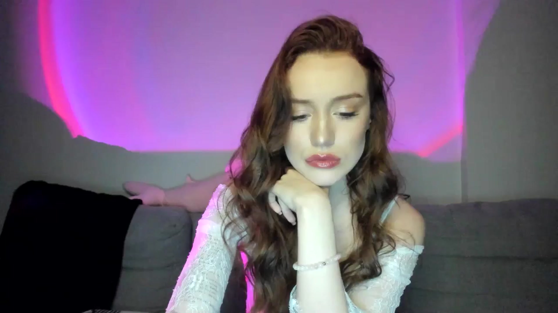 Gallery image thumbnail from IsabellRrose's myfreecams stream on, 03/08/2025, 18:31 image 10 of 20