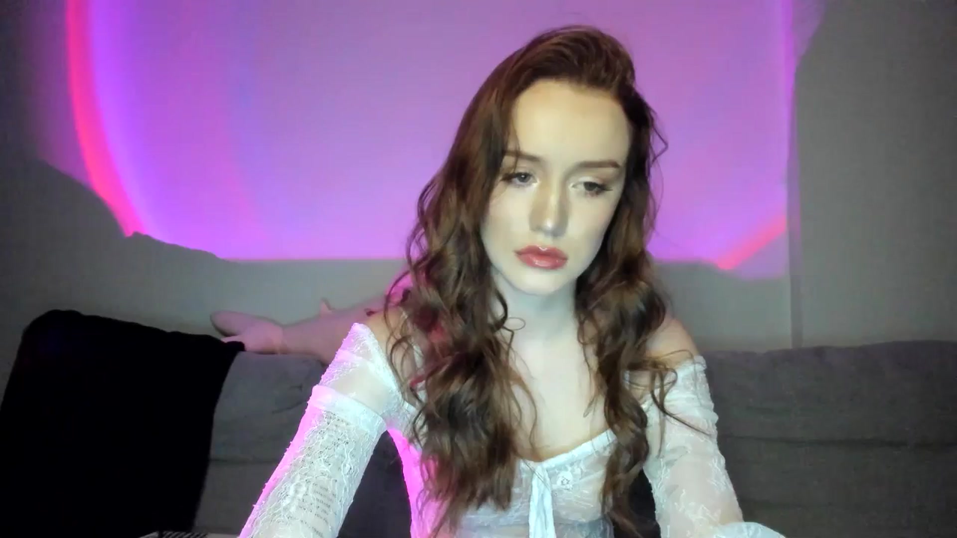 Gallery image thumbnail from IsabellRrose's myfreecams stream on, 03/08/2025, 18:31 image 9 of 20