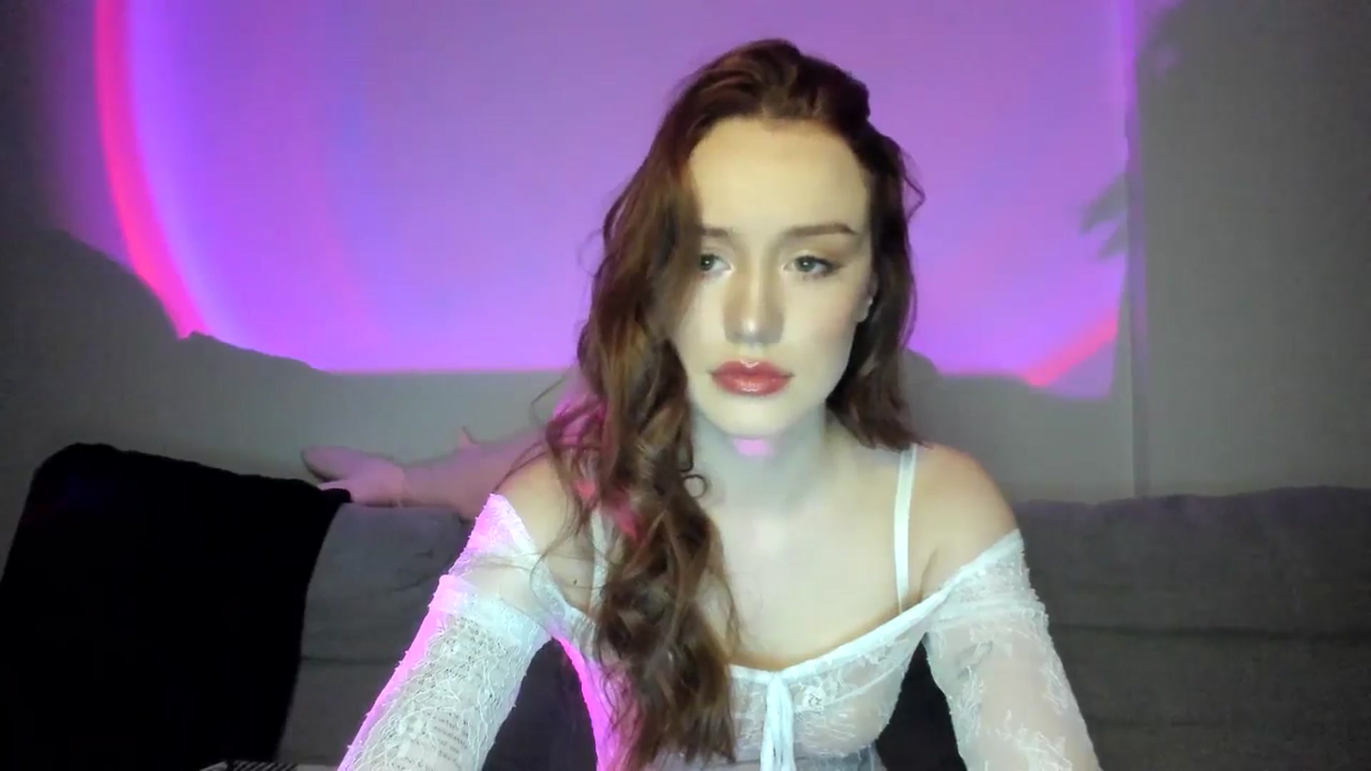 Gallery image thumbnail from IsabellRrose's myfreecams stream on, 03/08/2025, 18:31 image 3 of 20