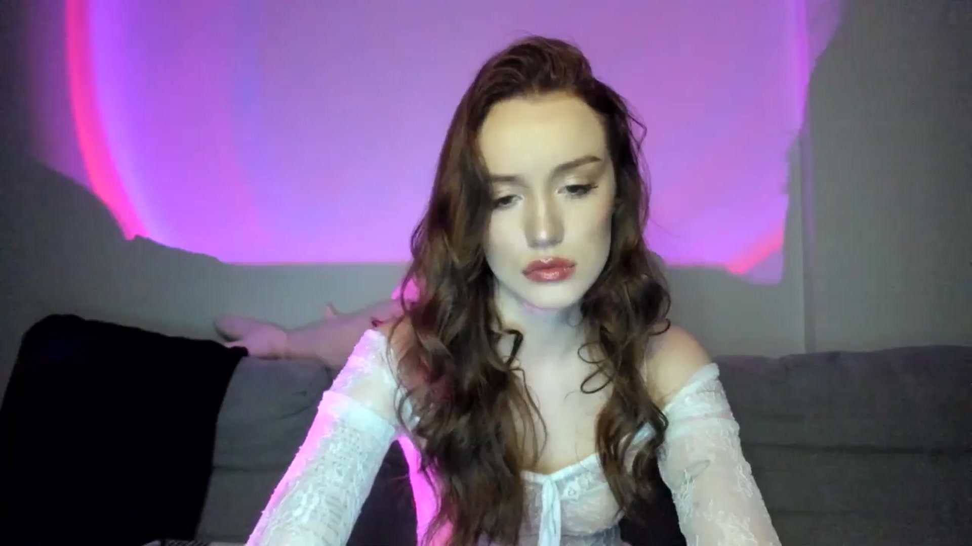 Gallery image thumbnail from IsabellRrose's myfreecams stream on, 03/08/2025, 18:31 image 13 of 20