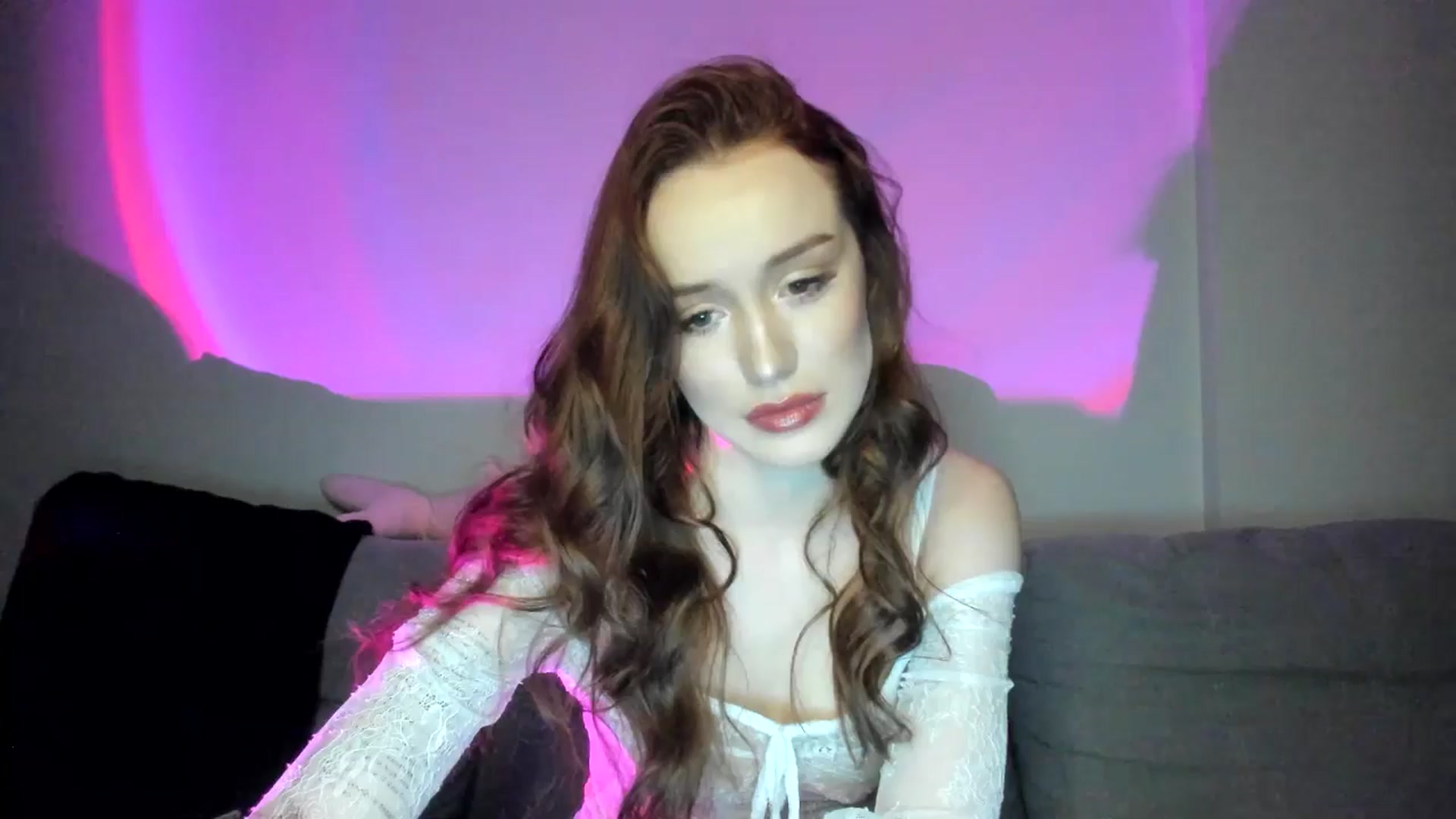 Gallery image thumbnail from IsabellRrose's myfreecams stream on, 03/08/2025, 18:31 image 14 of 20