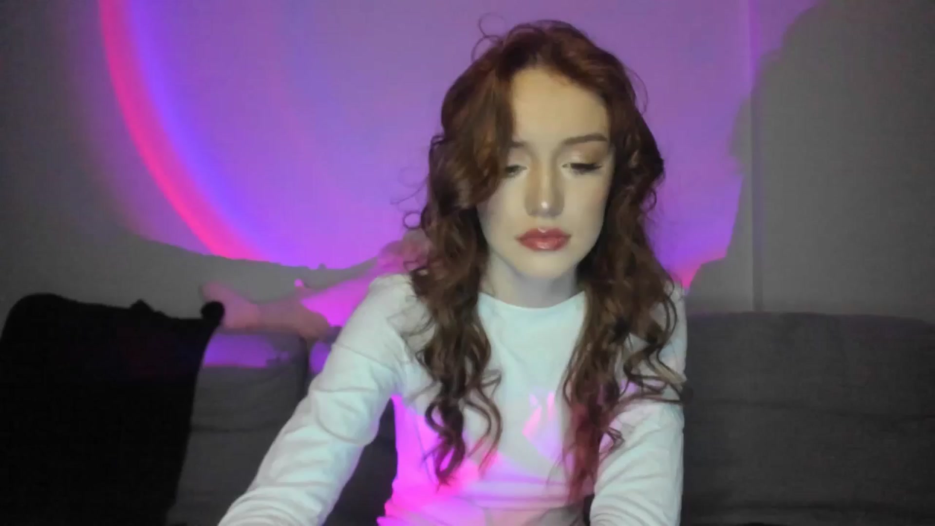 Gallery image thumbnail from IsabellRrose's myfreecams stream on, 03/09/2025, 17:27 image 7 of 20