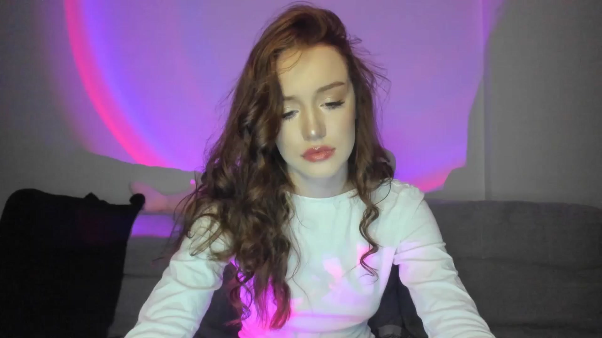 Gallery image thumbnail from IsabellRrose's myfreecams stream on, 03/09/2025, 18:25 image 12 of 20
