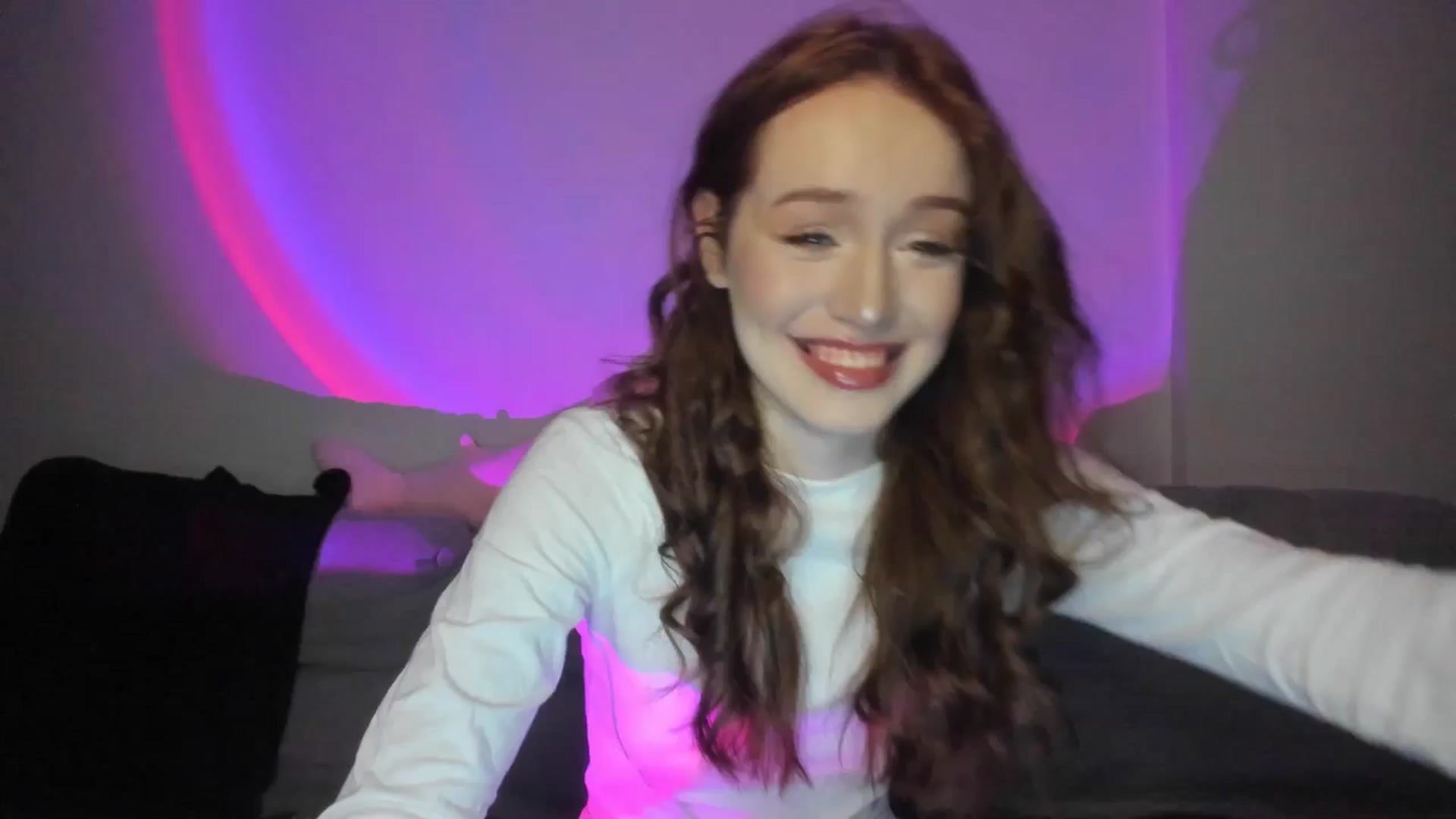 Gallery image thumbnail from IsabellRrose's myfreecams stream on, 03/09/2025, 18:25 image 1 of 20