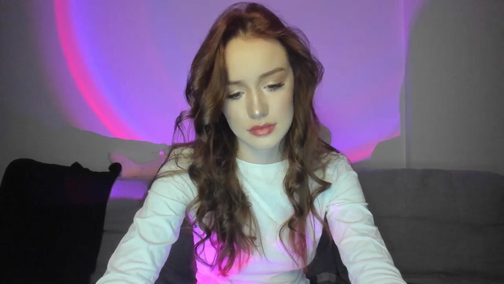 Gallery image thumbnail from IsabellRrose's myfreecams stream on, 03/09/2025, 18:25 image 16 of 20