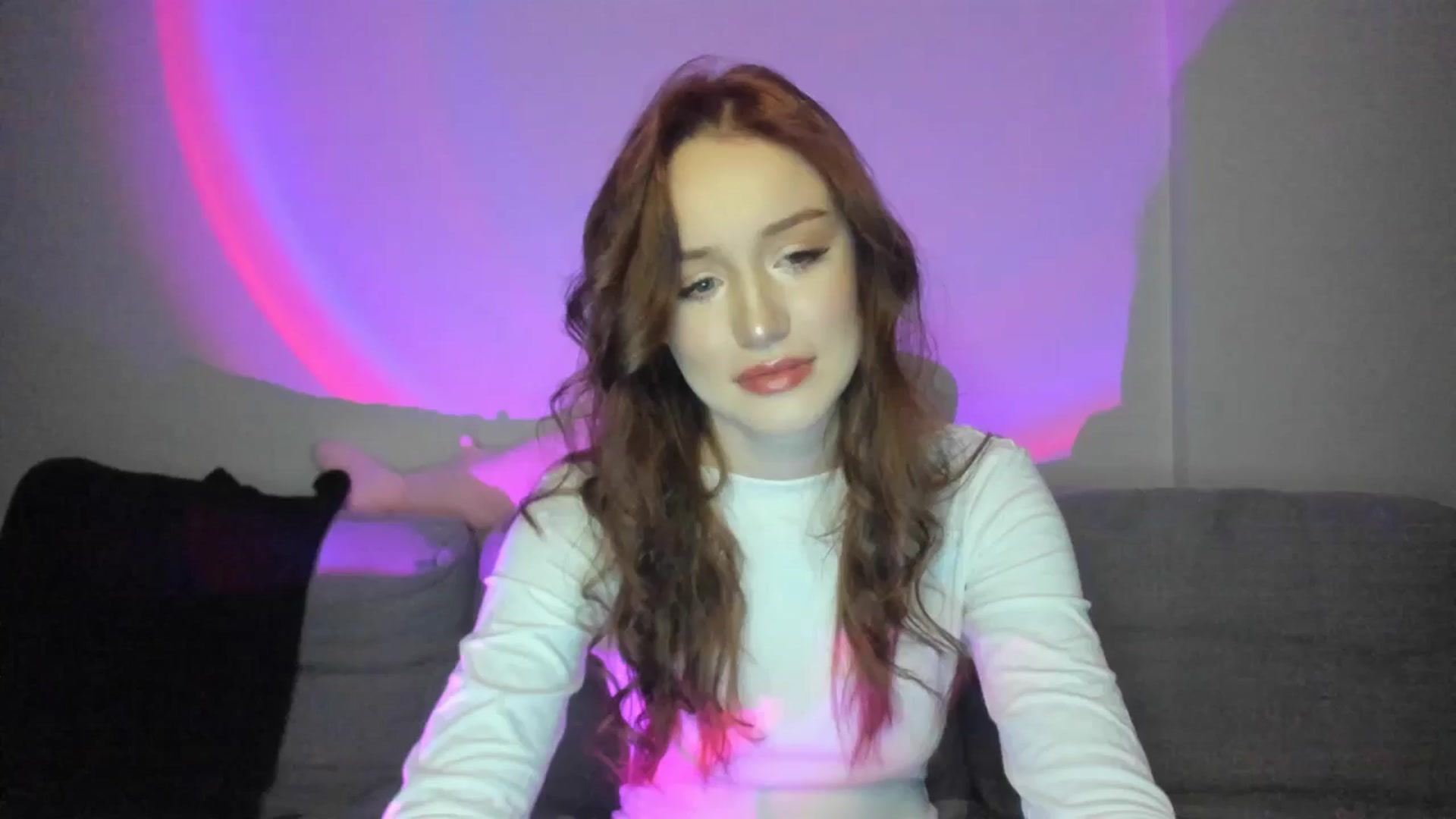 Gallery image thumbnail from IsabellRrose's myfreecams stream on, 03/09/2025, 18:33 image 7 of 20