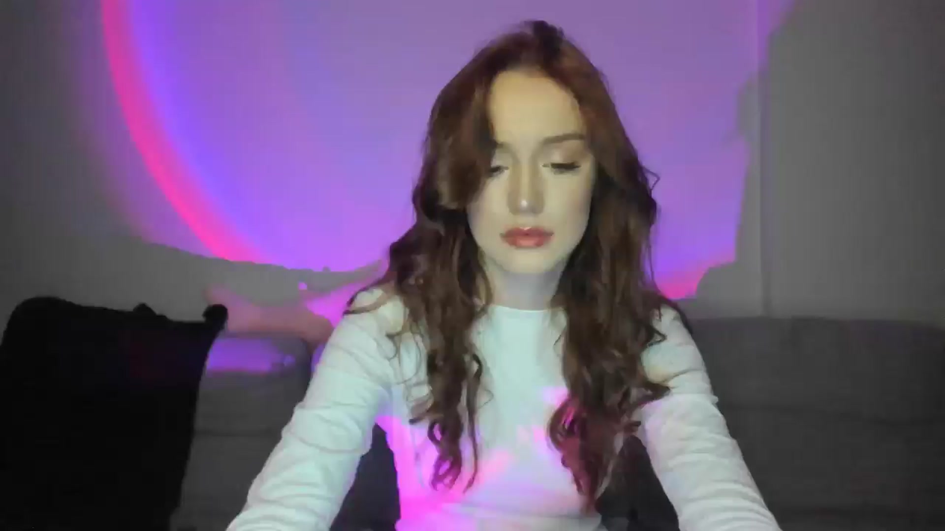 Gallery image thumbnail from IsabellRrose's myfreecams stream on, 03/09/2025, 18:33 image 17 of 20