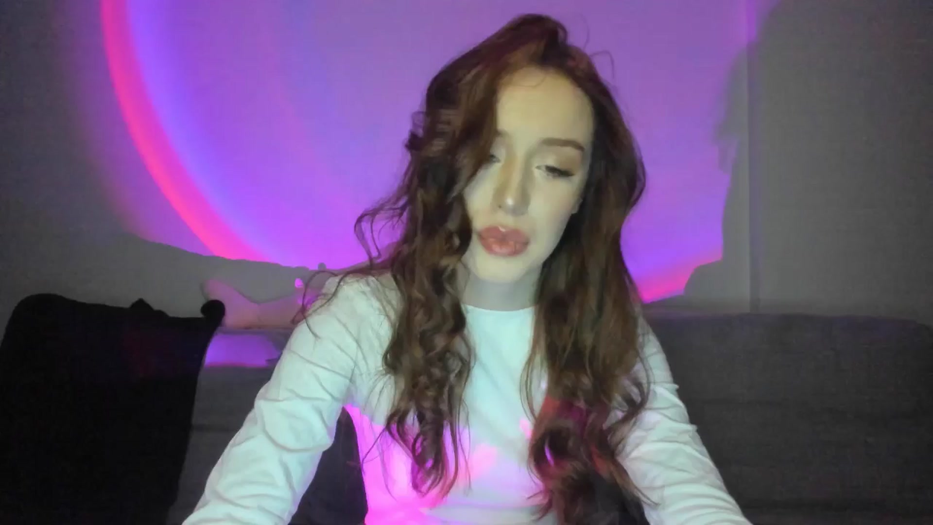 Gallery image thumbnail from IsabellRrose's myfreecams stream on, 03/09/2025, 19:08 image 6 of 20