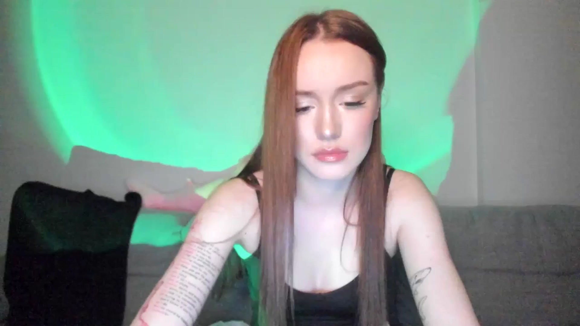 Gallery image thumbnail from IsabellRrose's myfreecams stream on, 03/12/2025, 17:43 image 11 of 20