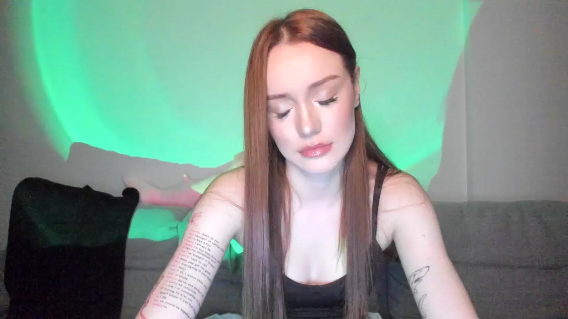 Gallery image thumbnail from IsabellRrose's myfreecams stream on, 03/12/2025, 17:43 image 5 of 20