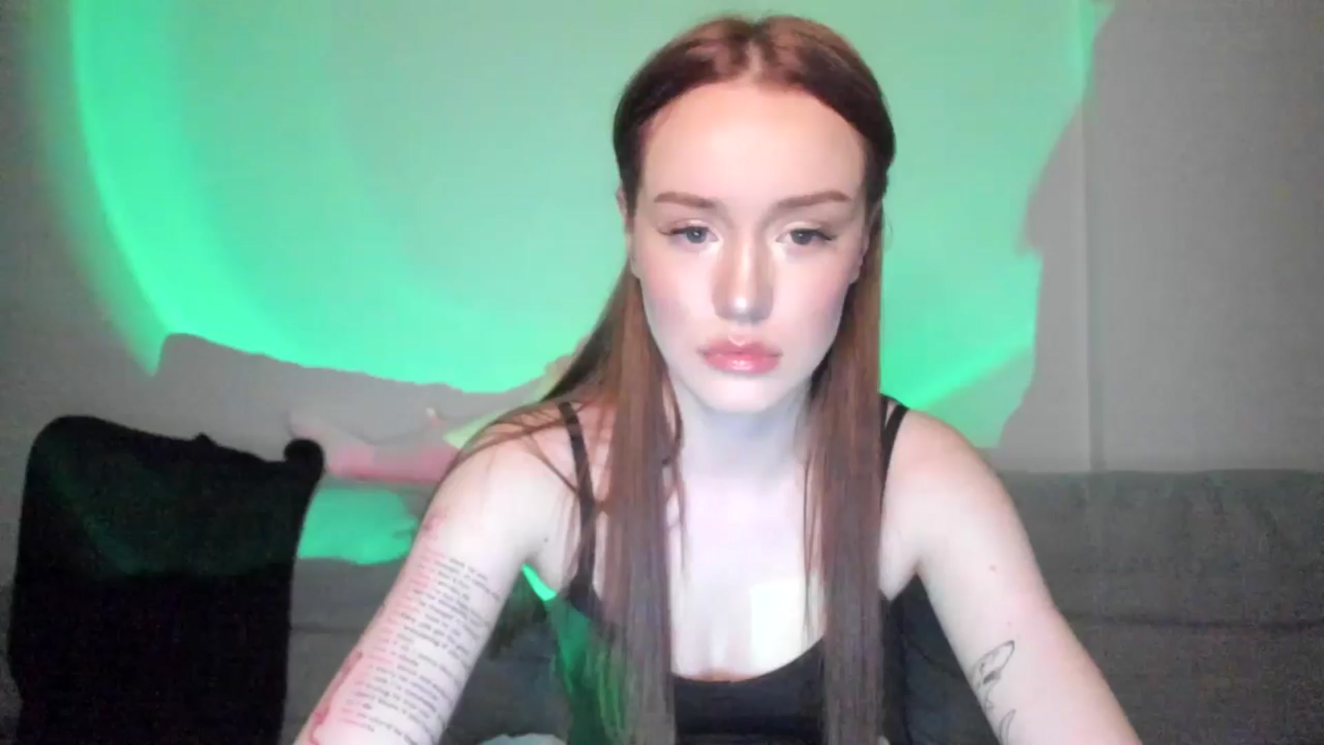 Gallery image thumbnail from IsabellRrose's myfreecams stream on, 03/12/2025, 17:43 image 14 of 20