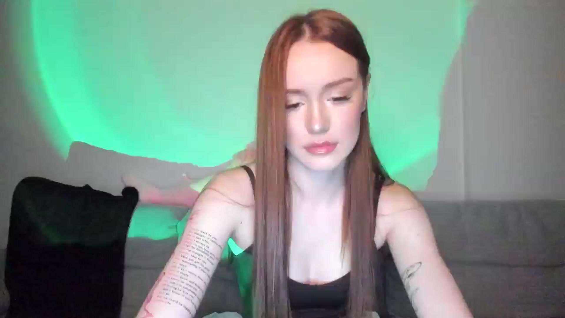 Gallery image thumbnail from IsabellRrose's myfreecams stream on, 03/12/2025, 17:43 image 6 of 20