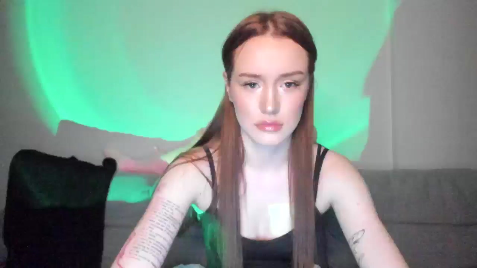 Gallery image thumbnail from IsabellRrose's myfreecams stream on, 03/12/2025, 17:43 image 15 of 20