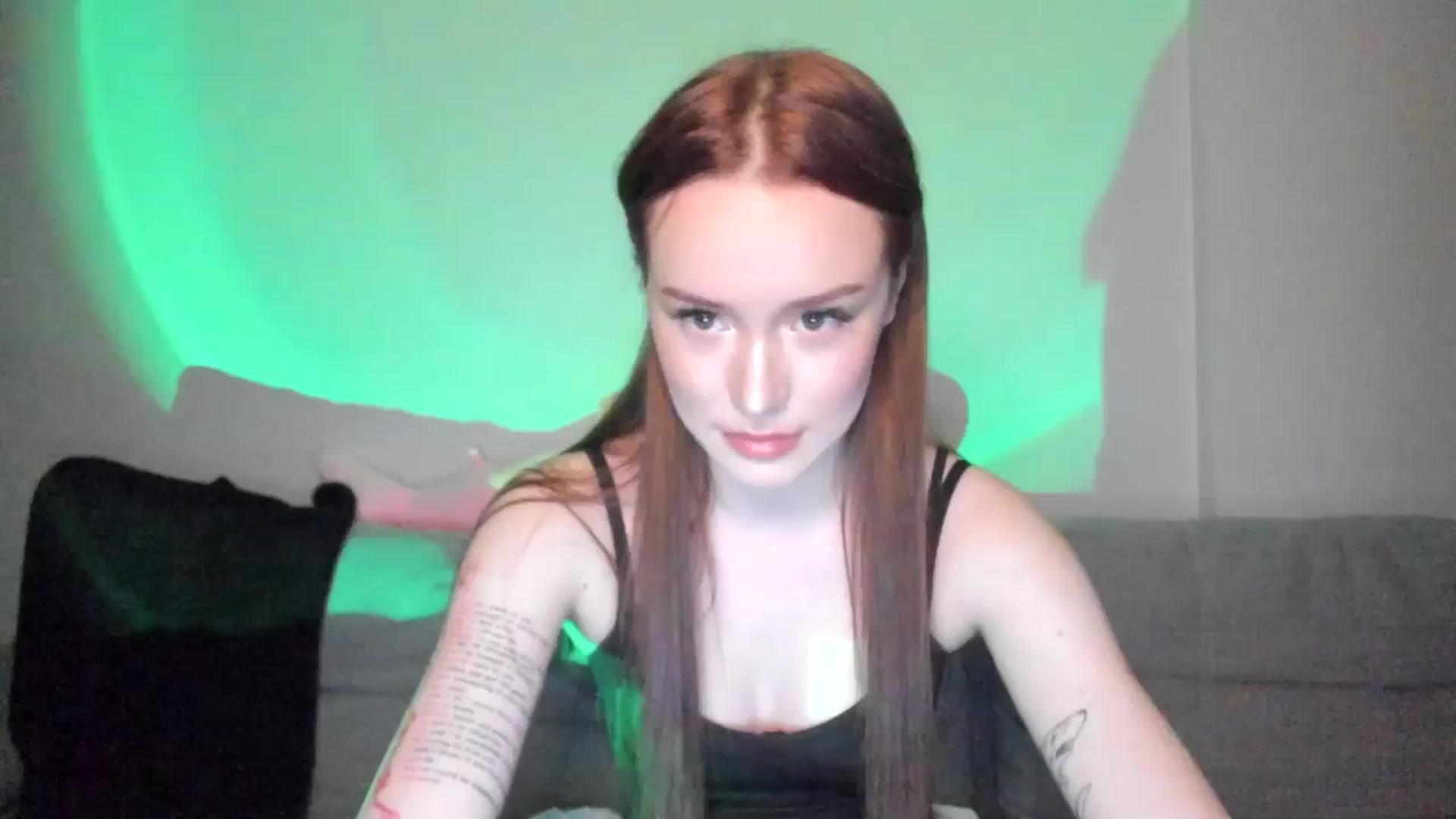 Gallery image thumbnail from IsabellRrose's myfreecams stream on, 03/12/2025, 17:43 image 16 of 20