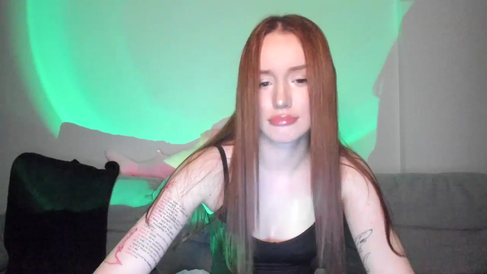 Gallery image thumbnail from IsabellRrose's myfreecams stream on, 03/12/2025, 17:43 image 9 of 20