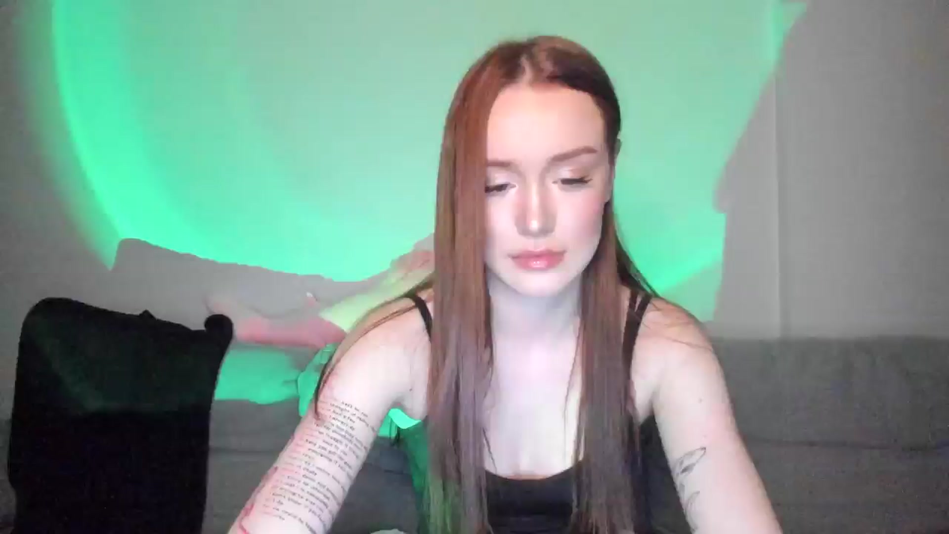 Gallery image thumbnail from IsabellRrose's myfreecams stream on, 03/12/2025, 18:14 image 14 of 20