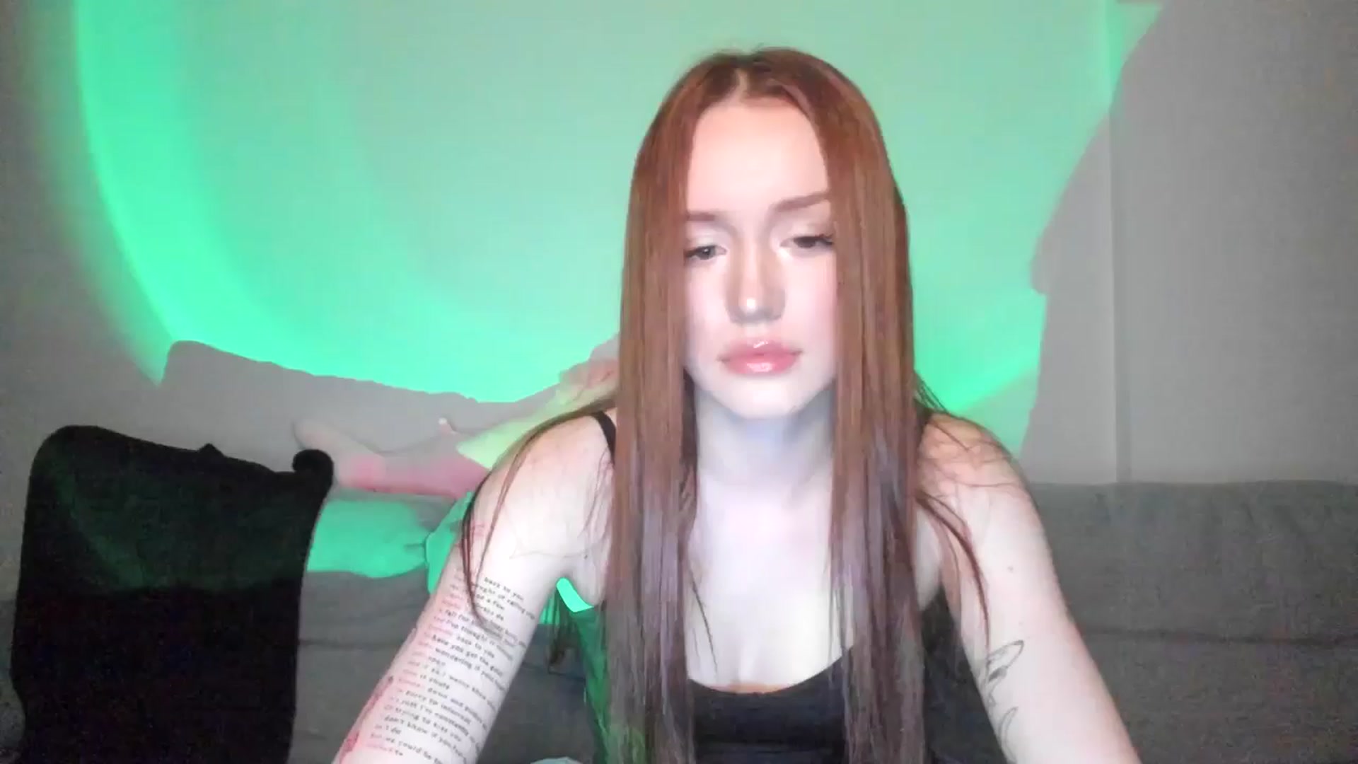 Gallery image thumbnail from IsabellRrose's myfreecams stream on, 03/12/2025, 18:14 image 12 of 20