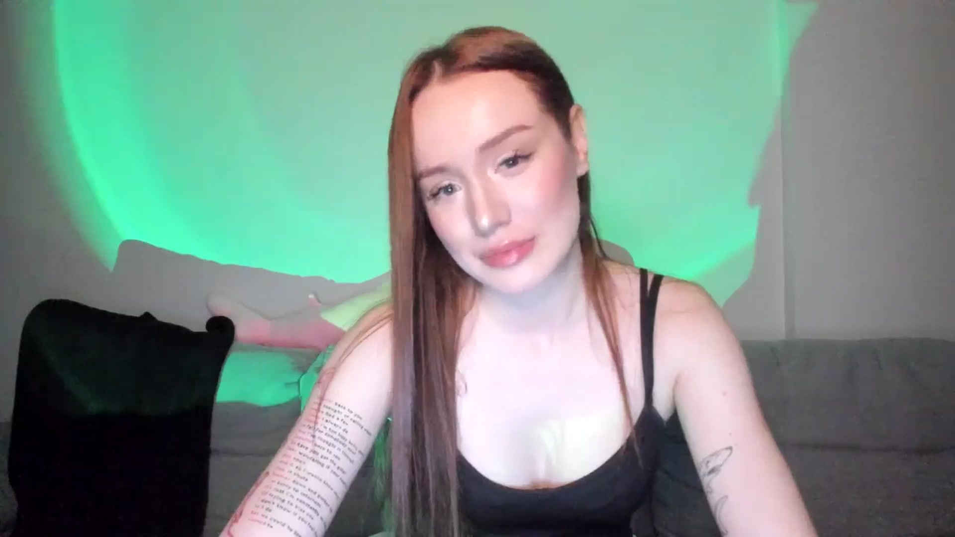 Gallery image thumbnail from IsabellRrose's myfreecams stream on, 03/12/2025, 18:14 image 17 of 20
