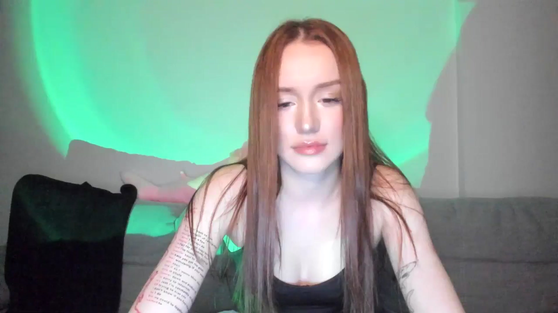 Gallery image thumbnail from IsabellRrose's myfreecams stream on, 03/12/2025, 18:14 image 10 of 20