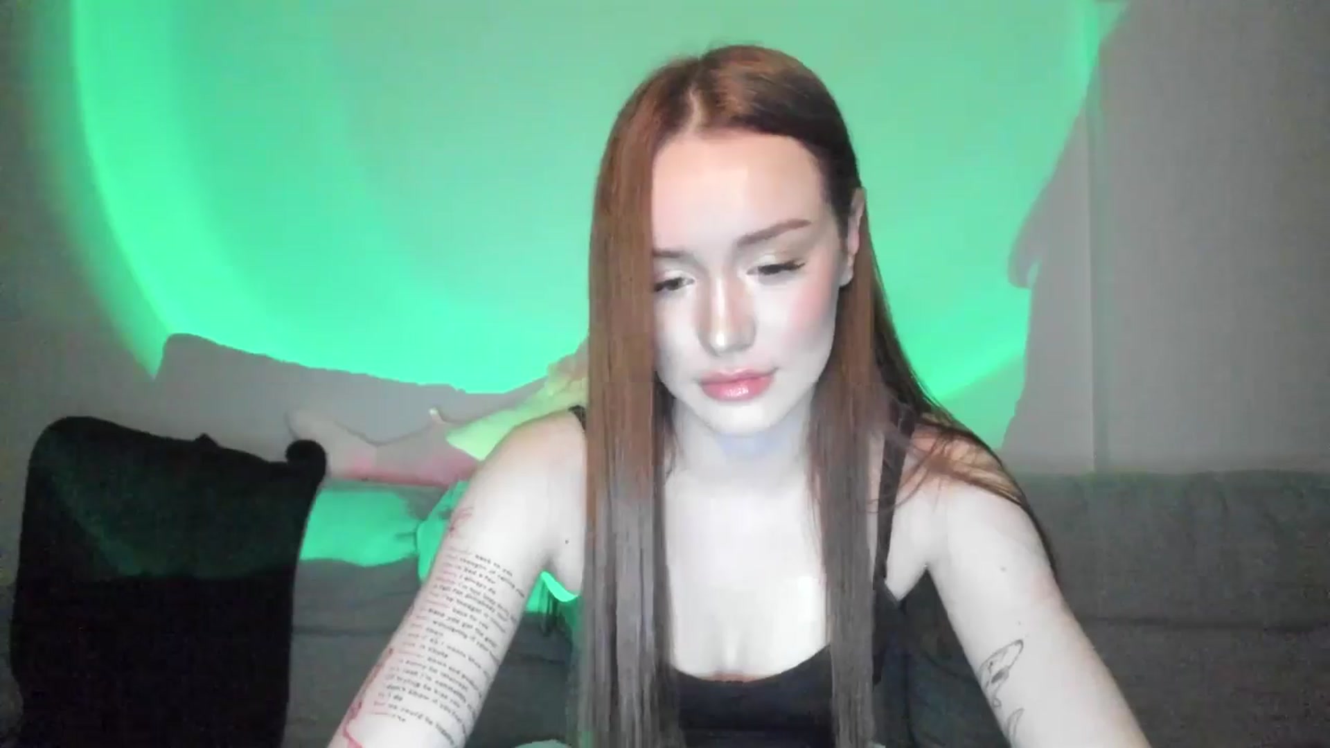 Gallery image thumbnail from IsabellRrose's myfreecams stream on, 03/12/2025, 18:29 image 4 of 20
