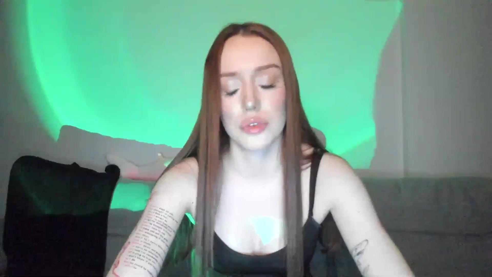 Gallery image thumbnail from IsabellRrose's myfreecams stream on, 03/12/2025, 19:15 image 20 of 20