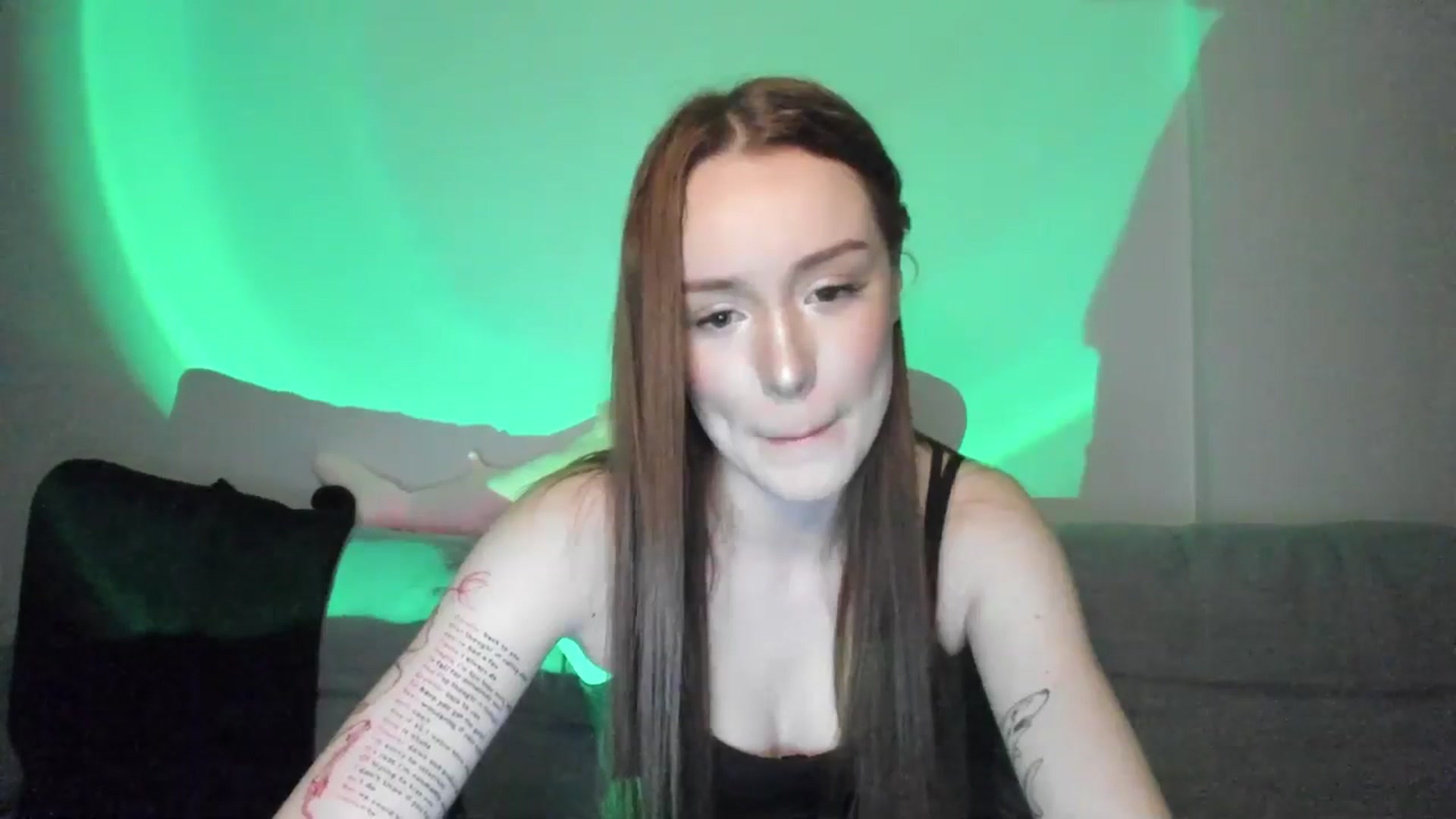 Gallery image thumbnail from IsabellRrose's myfreecams stream on, 03/12/2025, 19:15 image 8 of 20