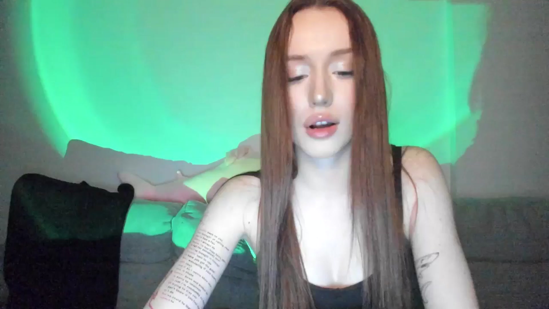 Gallery image thumbnail from IsabellRrose's myfreecams stream on, 03/12/2025, 19:29 image 17 of 20