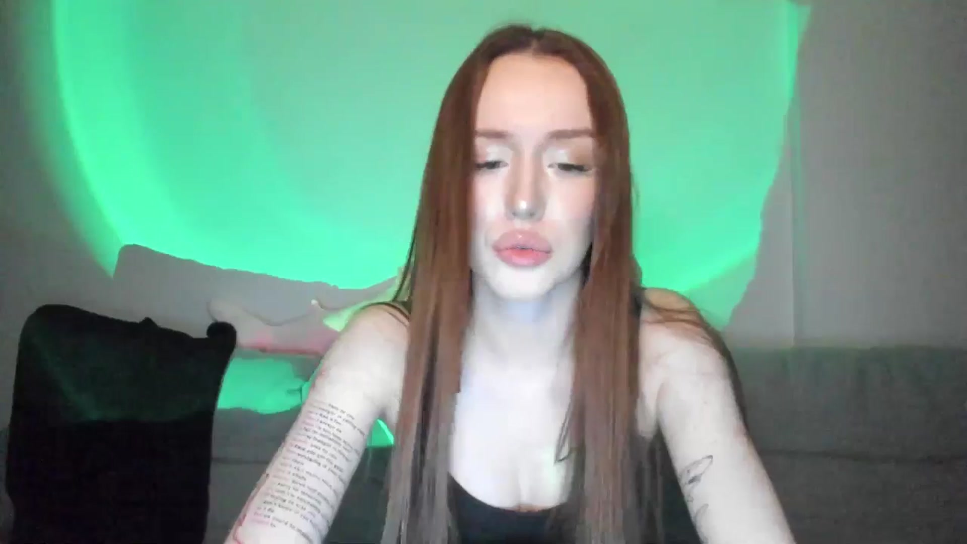 Gallery image thumbnail from IsabellRrose's myfreecams stream on, 03/12/2025, 19:29 image 19 of 20