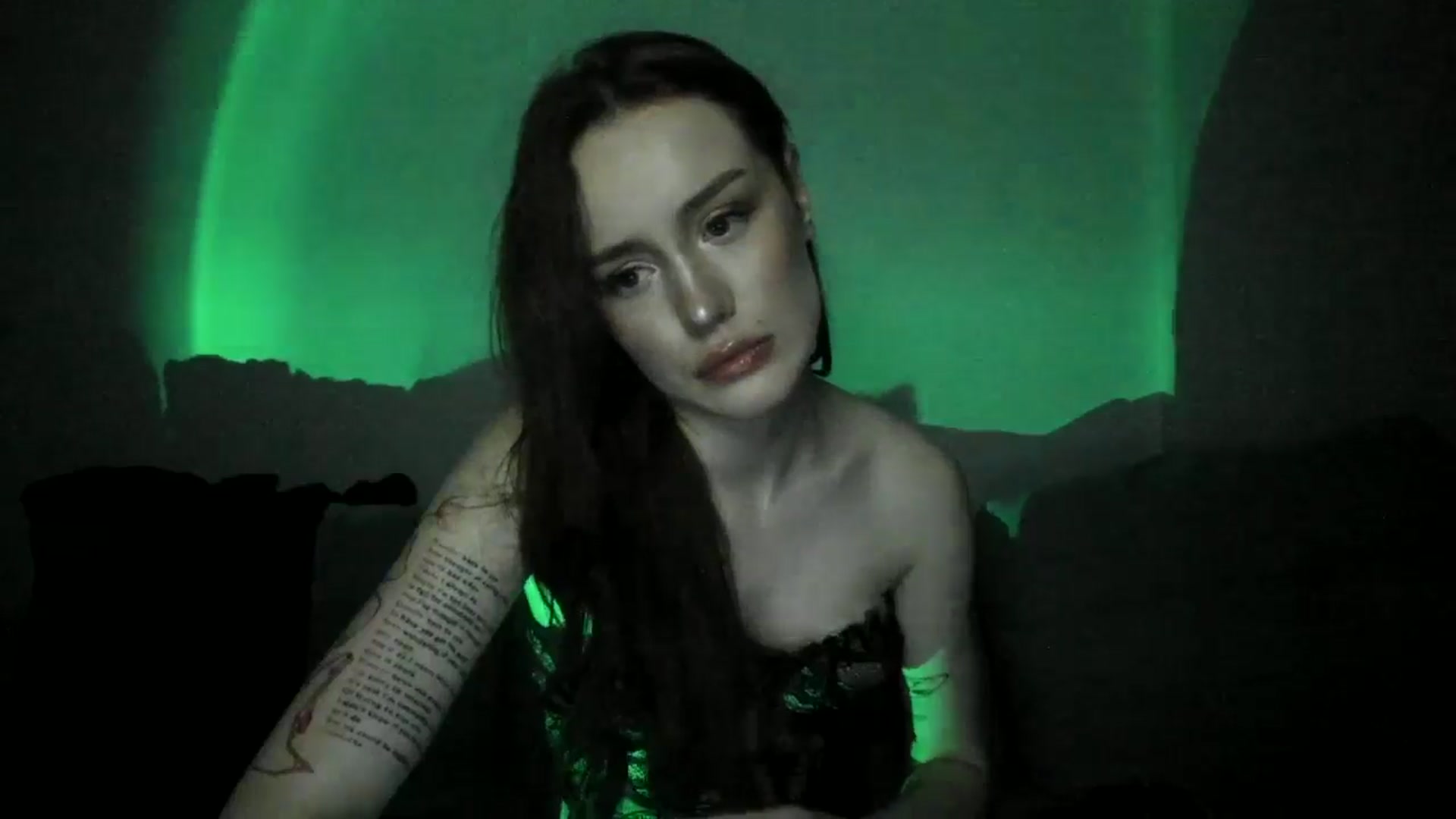 Gallery image thumbnail from IsabellRrose's myfreecams stream on, 03/15/2025, 19:37 image 19 of 20