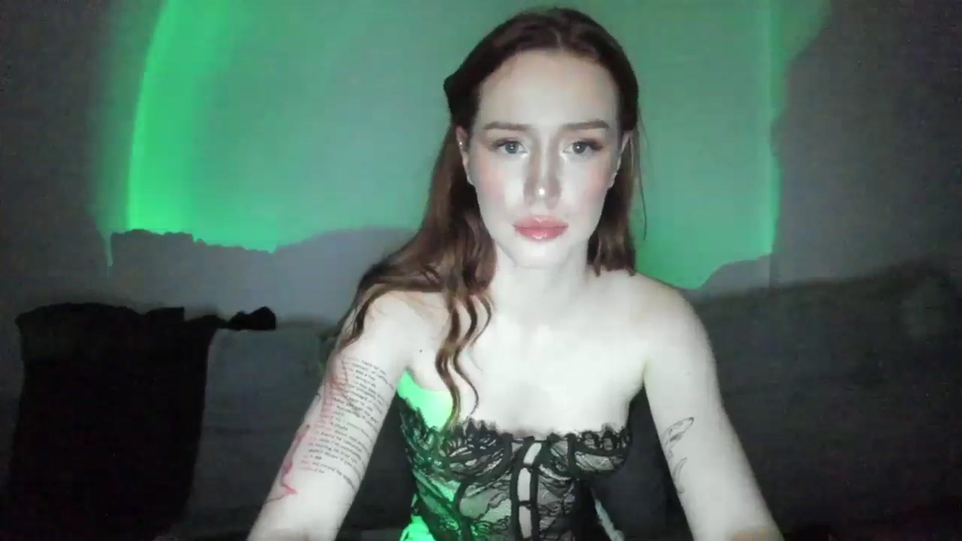 Gallery image thumbnail from IsabellRrose's myfreecams stream on, 03/15/2025, 19:37 image 10 of 20