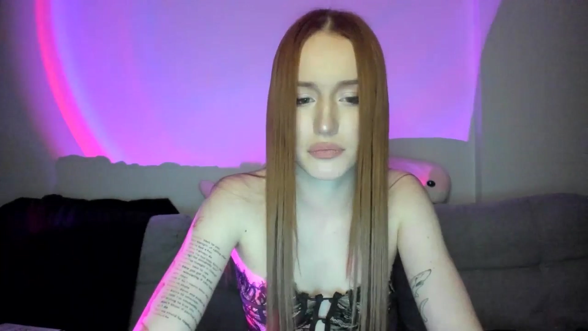 Gallery image thumbnail from IsabellRrose's myfreecams stream on, 03/19/2025, 17:22 image 19 of 20